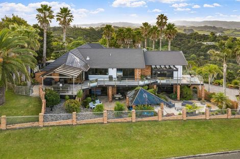 Photo of property in 5 Kotare Place, Sandspit, Warkworth, 0982