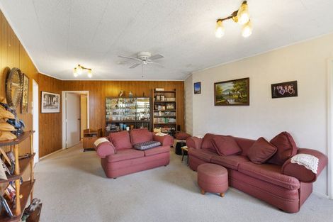 Photo of property in 10 Avalon Place, Glenfield, Auckland, 0629