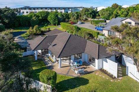 Photo of property in 72 Blue Heron Rise, Stanmore Bay, Whangaparaoa, 0932