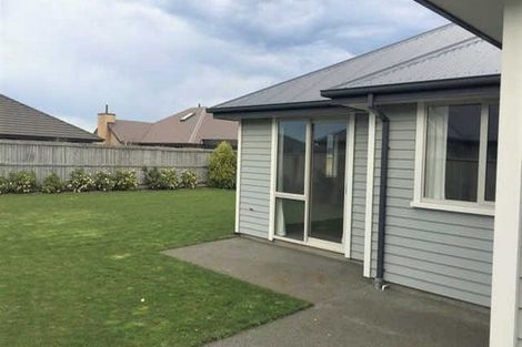 Photo of property in 28 Huntingdon Drive, Rangiora, 7400