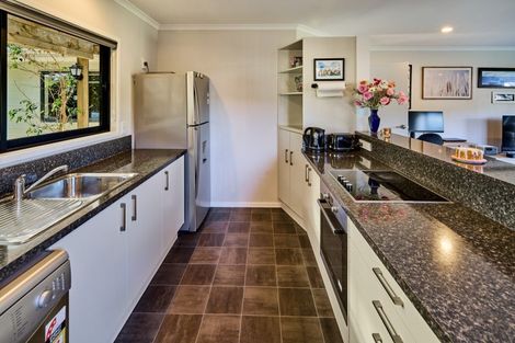Photo of property in 1a Peel Place, Wainuiomata, Lower Hutt, 5014