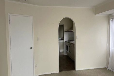 Photo of property in 1/309 Wairau Road, Totara Vale, Auckland, 0627