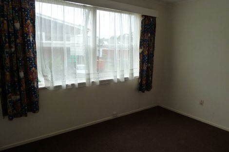 Photo of property in 2/25 Nutsey Avenue, Northcote, Auckland, 0627