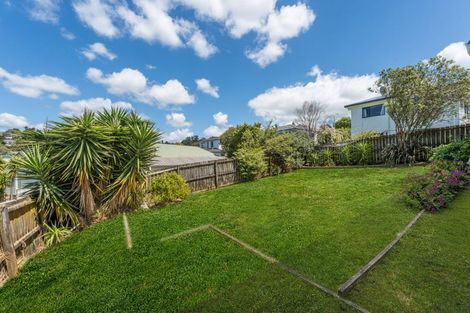 Photo of property in 3 Loughanure Place, Massey, Auckland, 0614