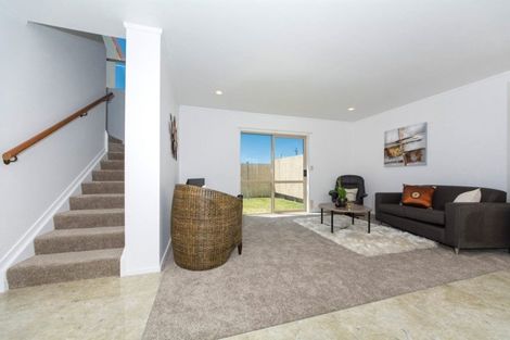 Photo of property in 9 Lockington Avenue, Henderson, Auckland, 0612