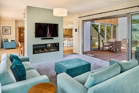 Photo of property in 31 Pendennis Point, Camborne, Porirua, 5026