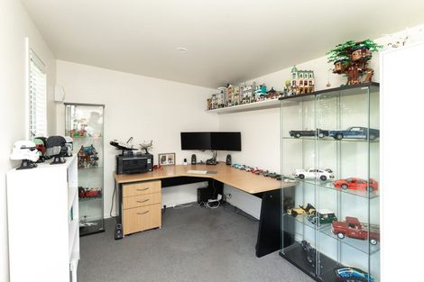 Photo of property in 10 Warren Crescent, Hillmorton, Christchurch, 8025