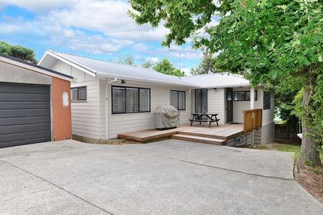 Photo of property in 2/73 Athena Drive, Totara Vale, Auckland, 0629