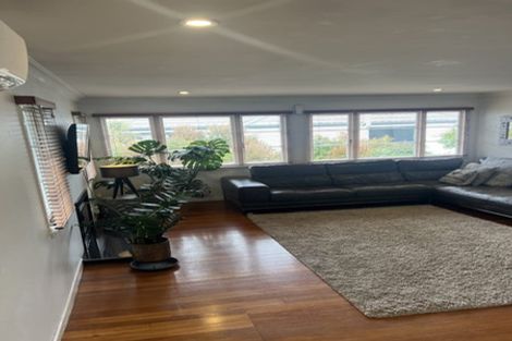 Photo of property in 1/25 Wolsley Avenue, Milford, Auckland, 0620