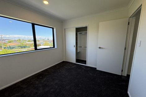 Photo of property in 22d Toru Street, Te Atatu Peninsula, Auckland, 0610