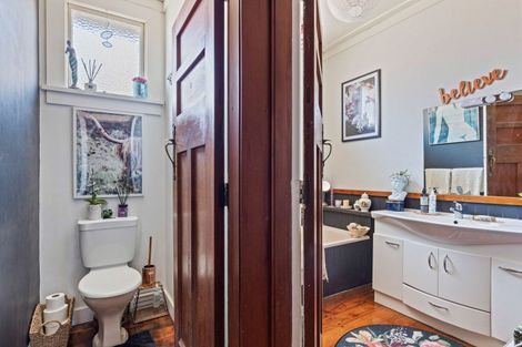 Photo of property in 16 Bulteel Street, New Plymouth, 4310