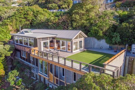 Photo of property in 154 Sutherland Road, Lyall Bay, Wellington, 6022