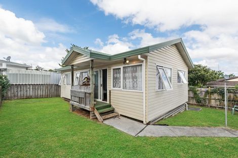 Photo of property in 2c Matipo Road, Te Atatu Peninsula, Auckland, 0610