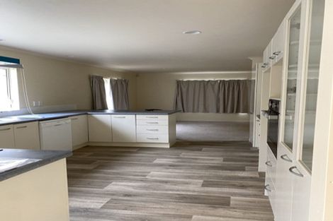 Photo of property in Chantelle Close, 44e Lavery Place, Sunnynook, Auckland, 0632