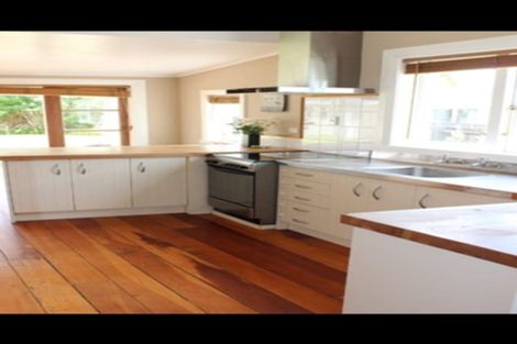 Photo of property in 27 Oxford Street, Fairfield, Hamilton, 3214