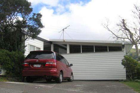 Photo of property in 20 Woodhouse Avenue, Karori, Wellington, 6012