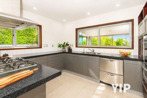 Photo of property in 41 Dress Circle, Newlands, Wellington, 6037