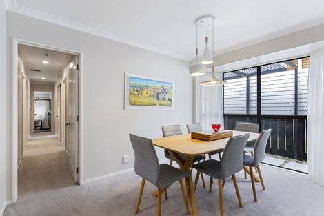 Photo of property in 2/9 Perendale Close, Somerville, Auckland, 2014