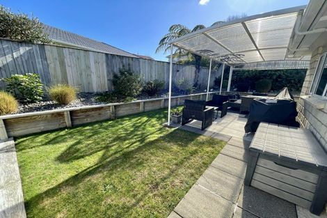 Photo of property in 23 James Nairn Grove, Riverstone Terraces, Upper Hutt, 5018