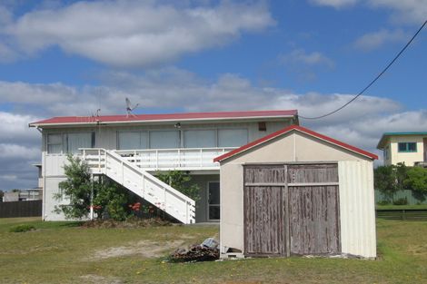 Photo of property in 102 Bway Road, Waihi Beach, 3611