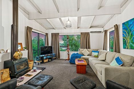 Photo of property in 12 Peterhouse Place, West Harbour, Auckland, 0618