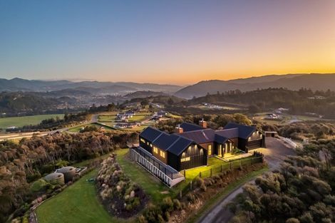 Photo of property in 229 Fairview Drive, Birchville, Upper Hutt, 5372