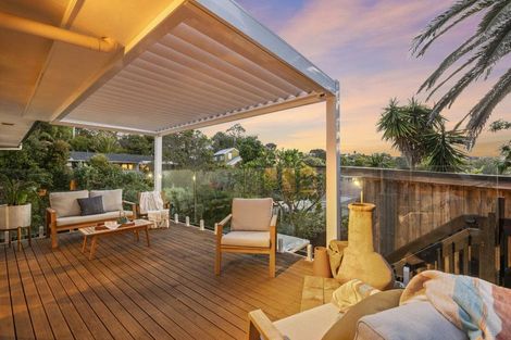 Photo of property in 21a Cliff Road, Torbay, Auckland, 0630