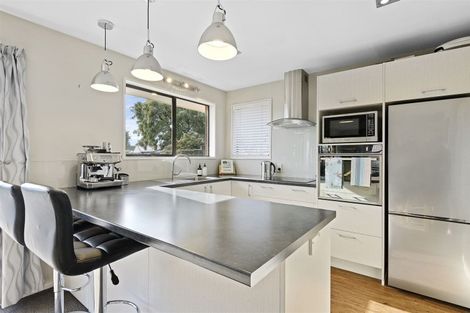 Photo of property in 12 O'halloran Drive, Halswell, Christchurch, 8025