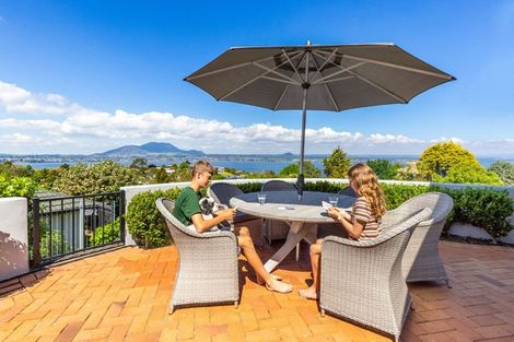 Photo of property in 2 Krissell Place, Acacia Bay, Taupo, 3330