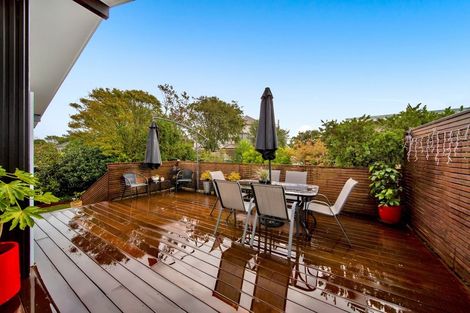 Photo of property in 3 La Salle Drive, Westown, New Plymouth, 4310