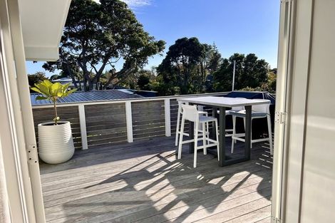 Photo of property in 2 Lindale Grove, Waikanae Beach, Waikanae, 5036