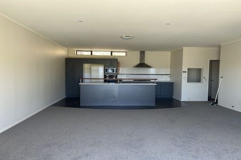 Photo of property in 5 Mitika Way, Strathmore Park, Wellington, 6022