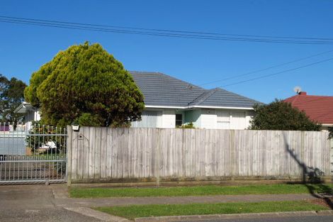 Photo of property in 25 Raglan Street, Mangere East, Auckland, 2024