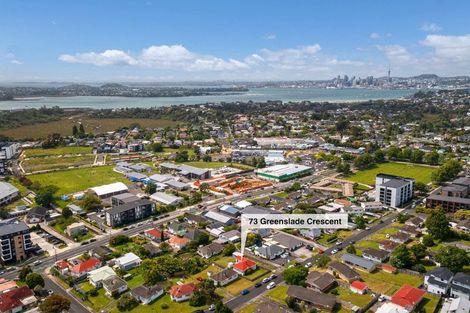 Photo of property in 73 Greenslade Crescent, Northcote, Auckland, 0627