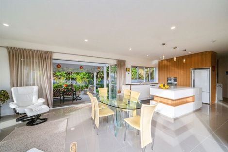 Photo of property in 16 Links Drive, Waiwhakaiho, New Plymouth, 4312