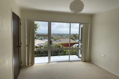 Photo of property in 1/37 Shanaway Rise, Hillcrest, Auckland, 0627