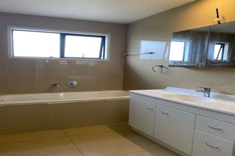 Photo of property in 2/14 Hall Avenue, Mangere, Auckland, 2022