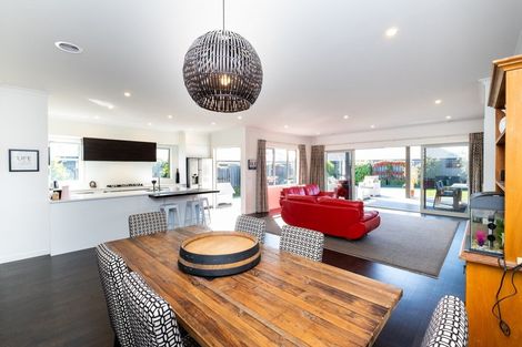 Photo of property in 11 Whakatomo Place, Havelock North, 4130