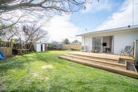 Photo of property in 10 Ashton Place, Highbury, Palmerston North, 4412