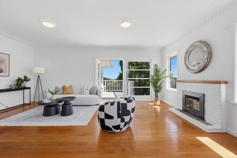 Photo of property in 1/35 Bradbury Road, Botany Downs, Auckland, 2010