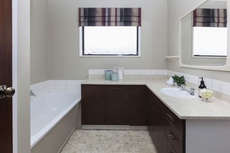 Photo of property in 54b Aorangi Road, Bryndwr, Christchurch, 8053