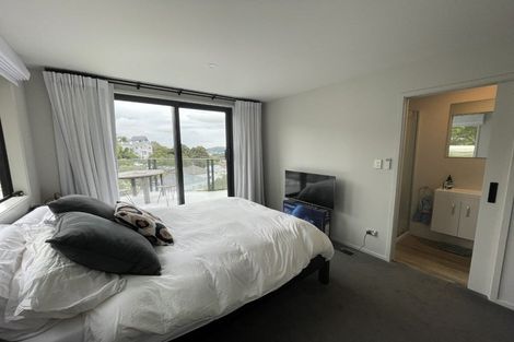 Photo of property in 149 Kelburn Parade, Kelburn, Wellington, 6012