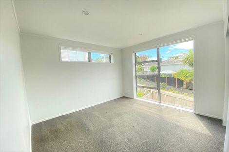Photo of property in 1 Kaneke Place, Glen Eden, Auckland, 0602