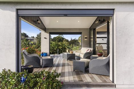 Photo of property in 19 Titoki Lane, Whangamata, 3691