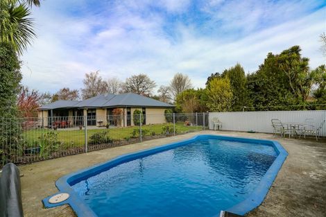 Photo of property in 65 Main North Road, Geraldine, 7930