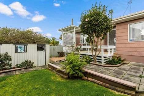 Photo of property in 11a Christmas Road, Manurewa, Auckland, 2102