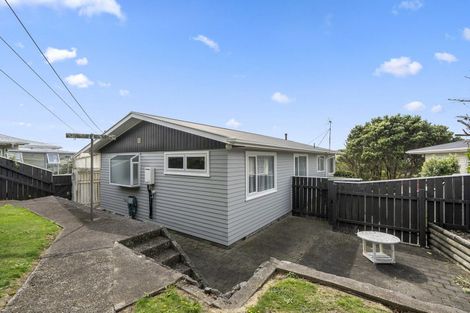 Photo of property in 3 Kahikatea Grove, Paparangi, Wellington, 6037