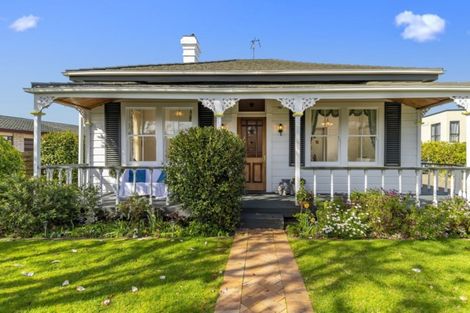 Photo of property in 90 Edgecumbe Road, Tauranga, 3110