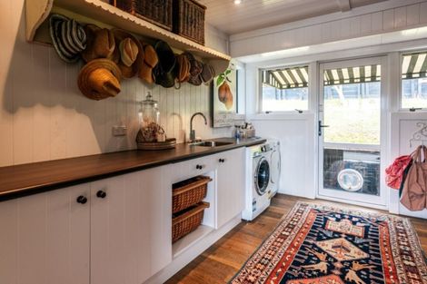 Photo of property in 1 Margaret Reeve Lane, Waiheke Island, 1971