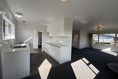 Photo of property in 4 Stella Place, Manurewa, Auckland, 2102